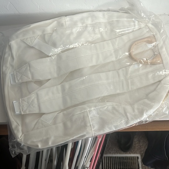 Benefit 2019 branded backpack - Picture 2 of 3